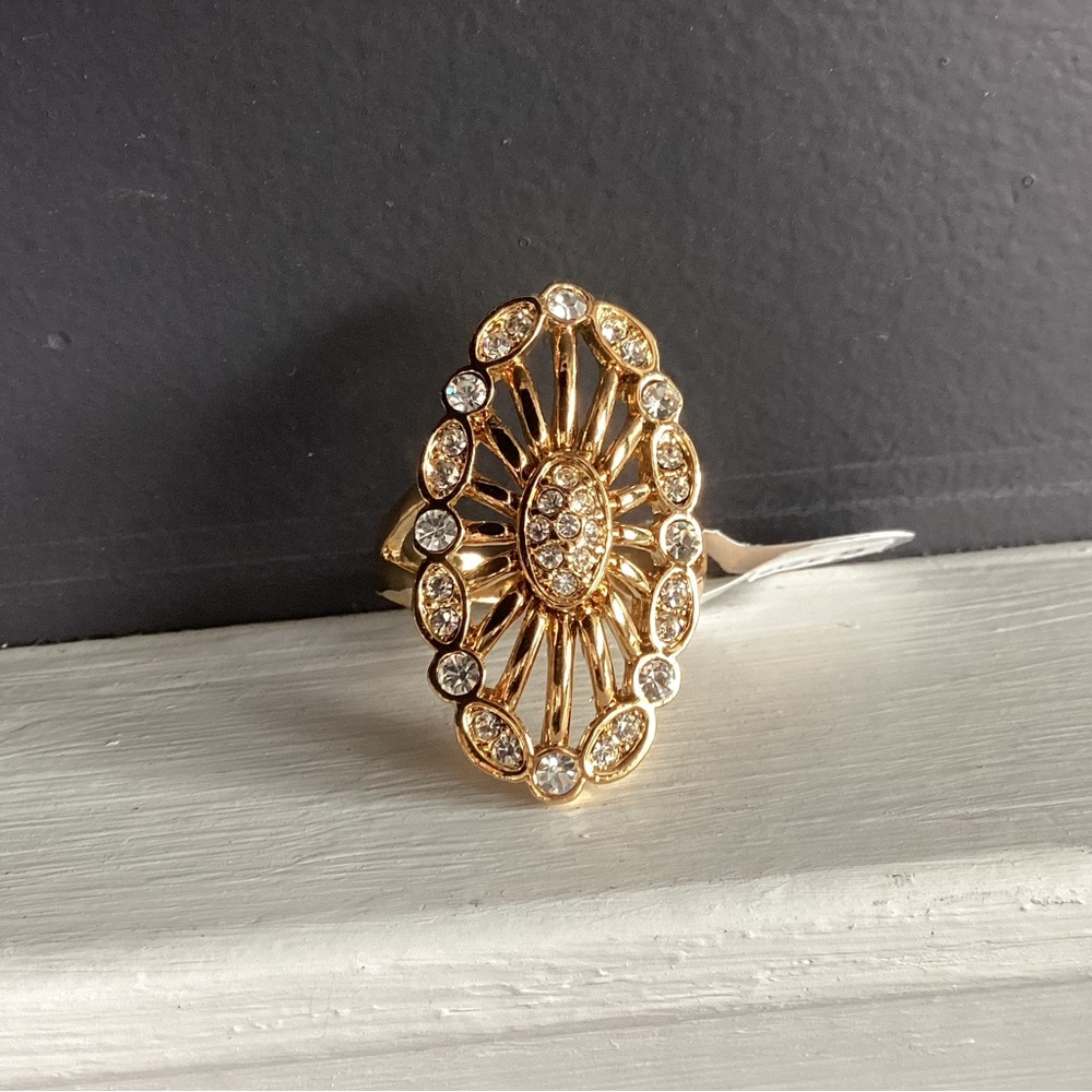 Costume Jewelry Ring - sz 9